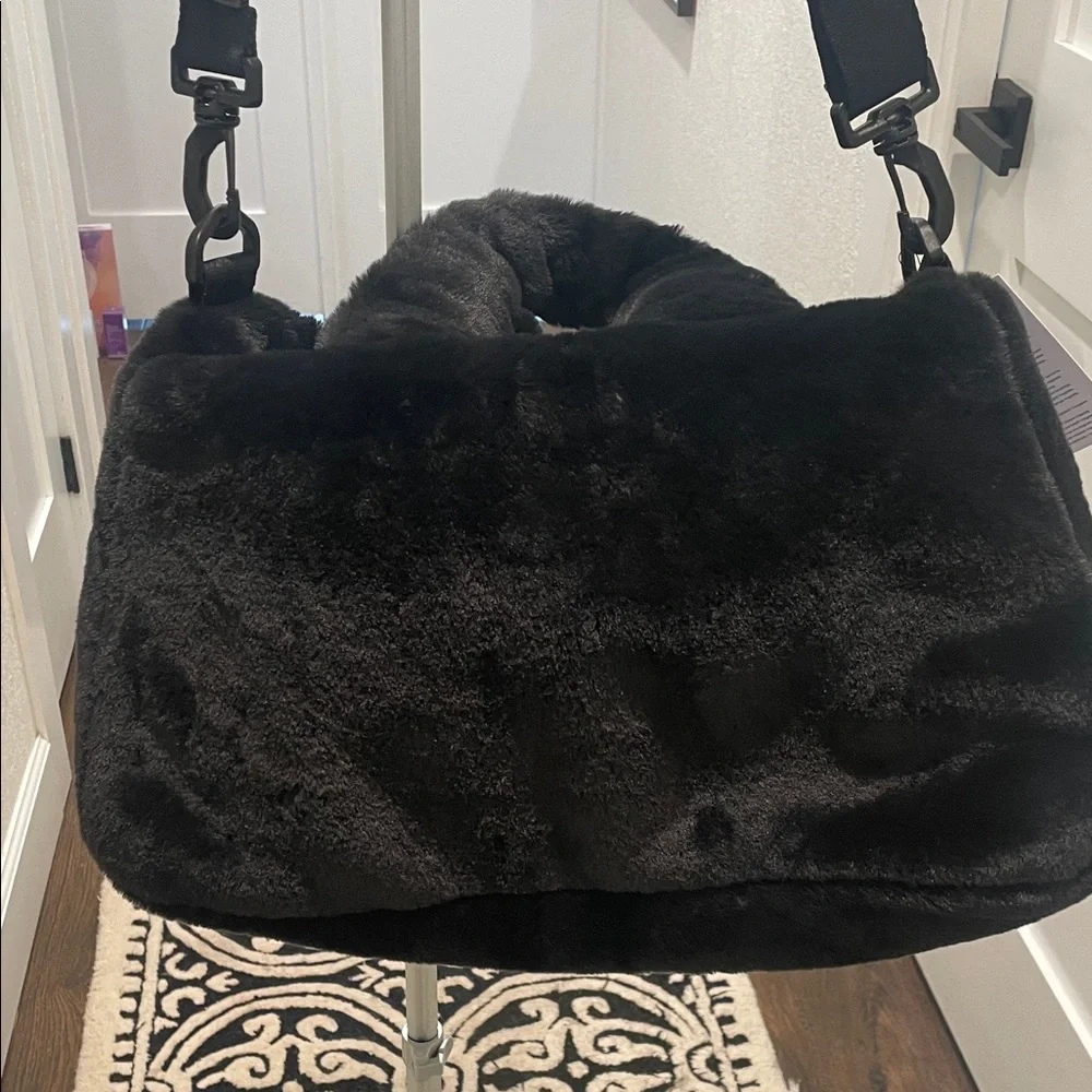 Nike Women's Faux Fur Black and White Shoulder Bag Tote NWT - Picture 11 of 16